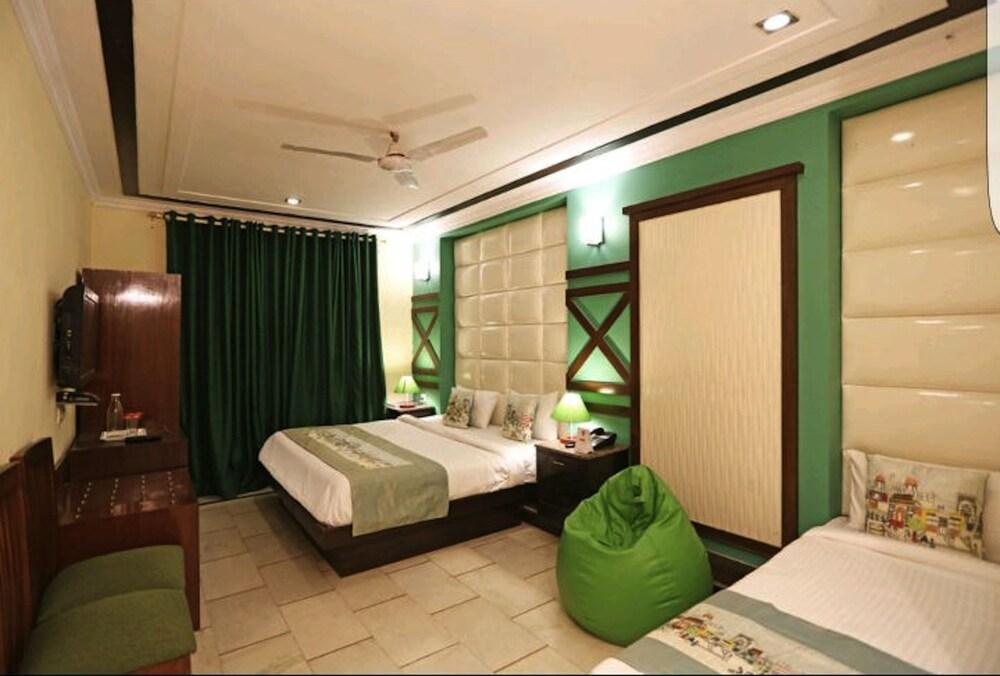 Hotel Unistar New Delhi Luaran gambar