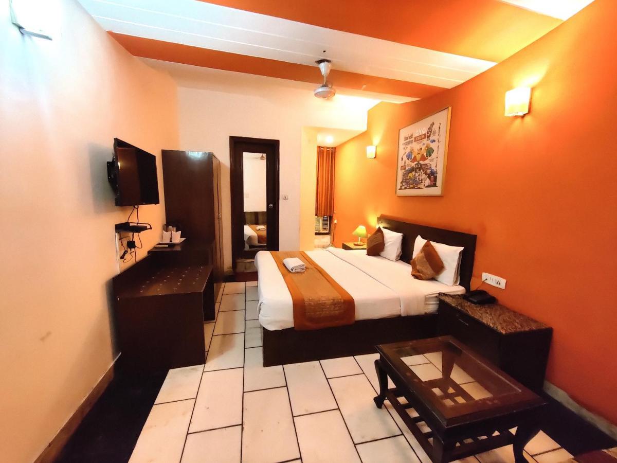 Hotel Unistar New Delhi Luaran gambar