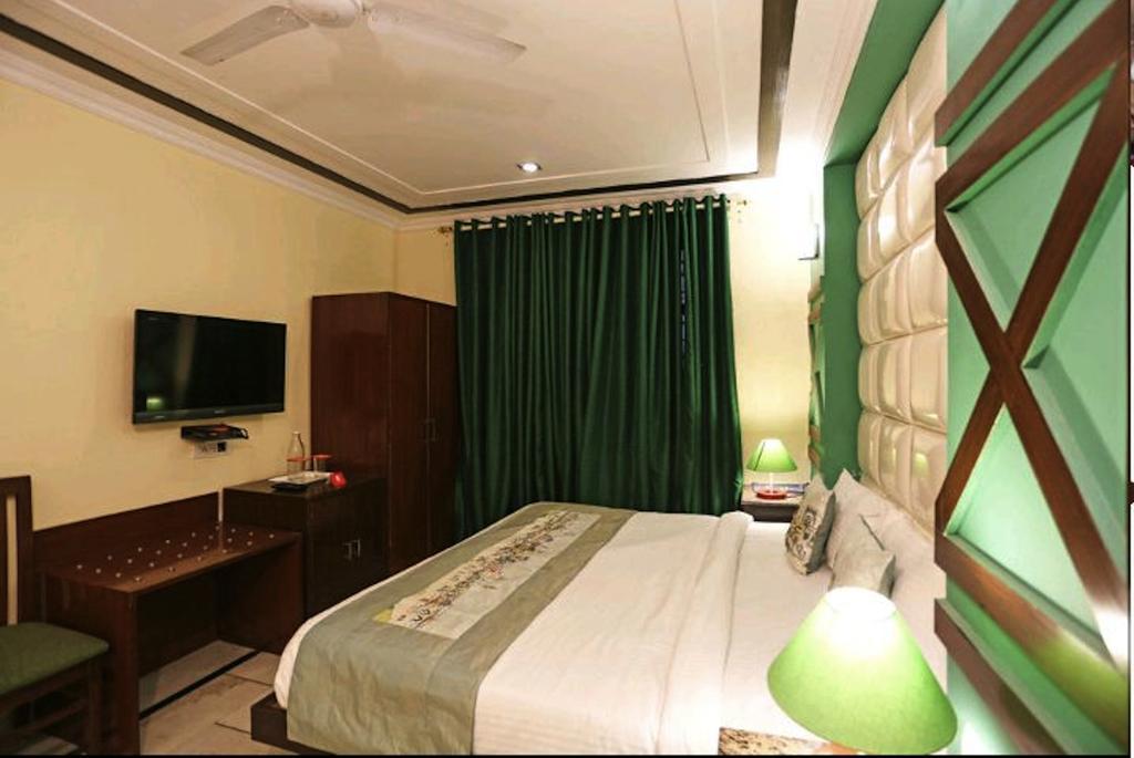 Hotel Unistar New Delhi Luaran gambar