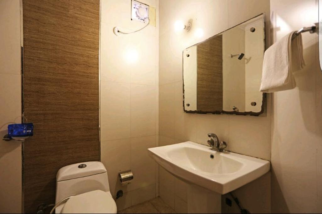 Hotel Unistar New Delhi Luaran gambar