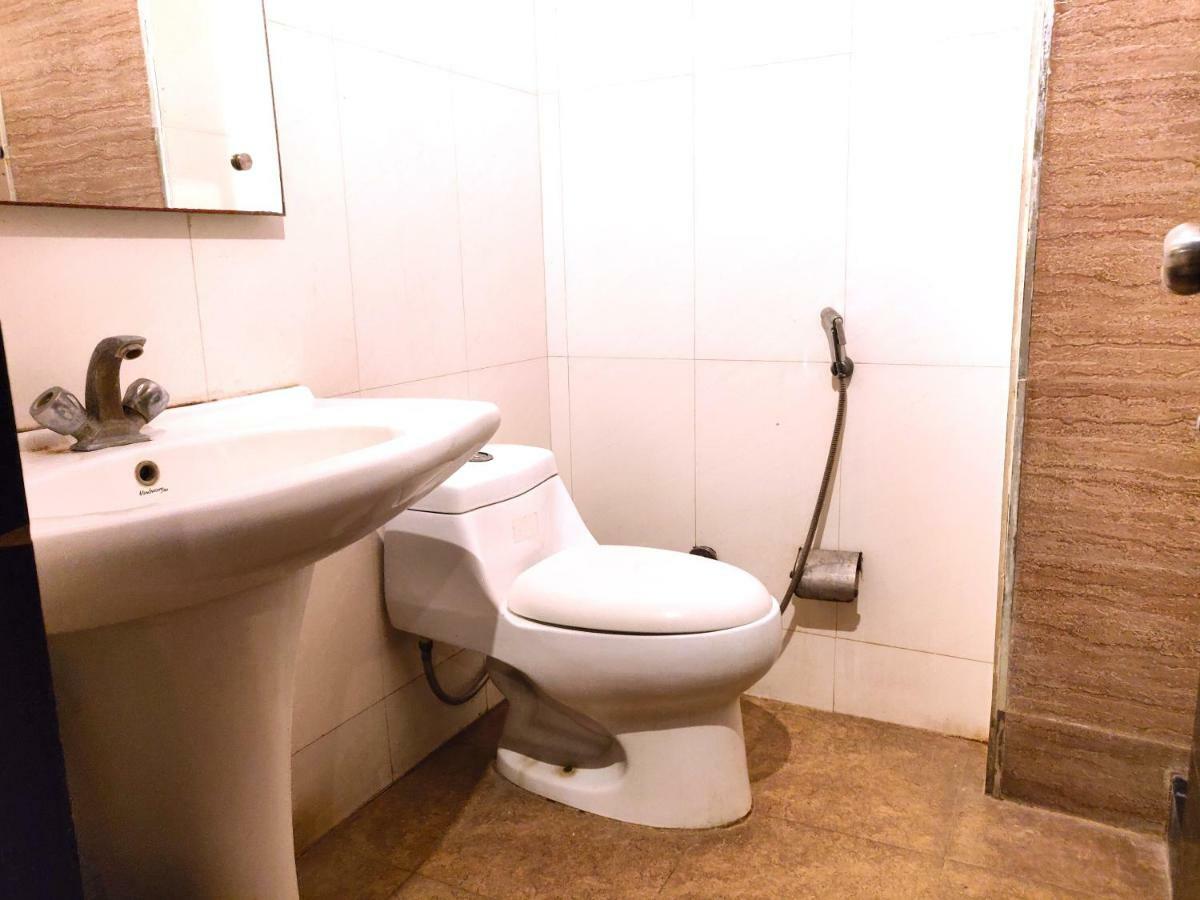 Hotel Unistar New Delhi Luaran gambar