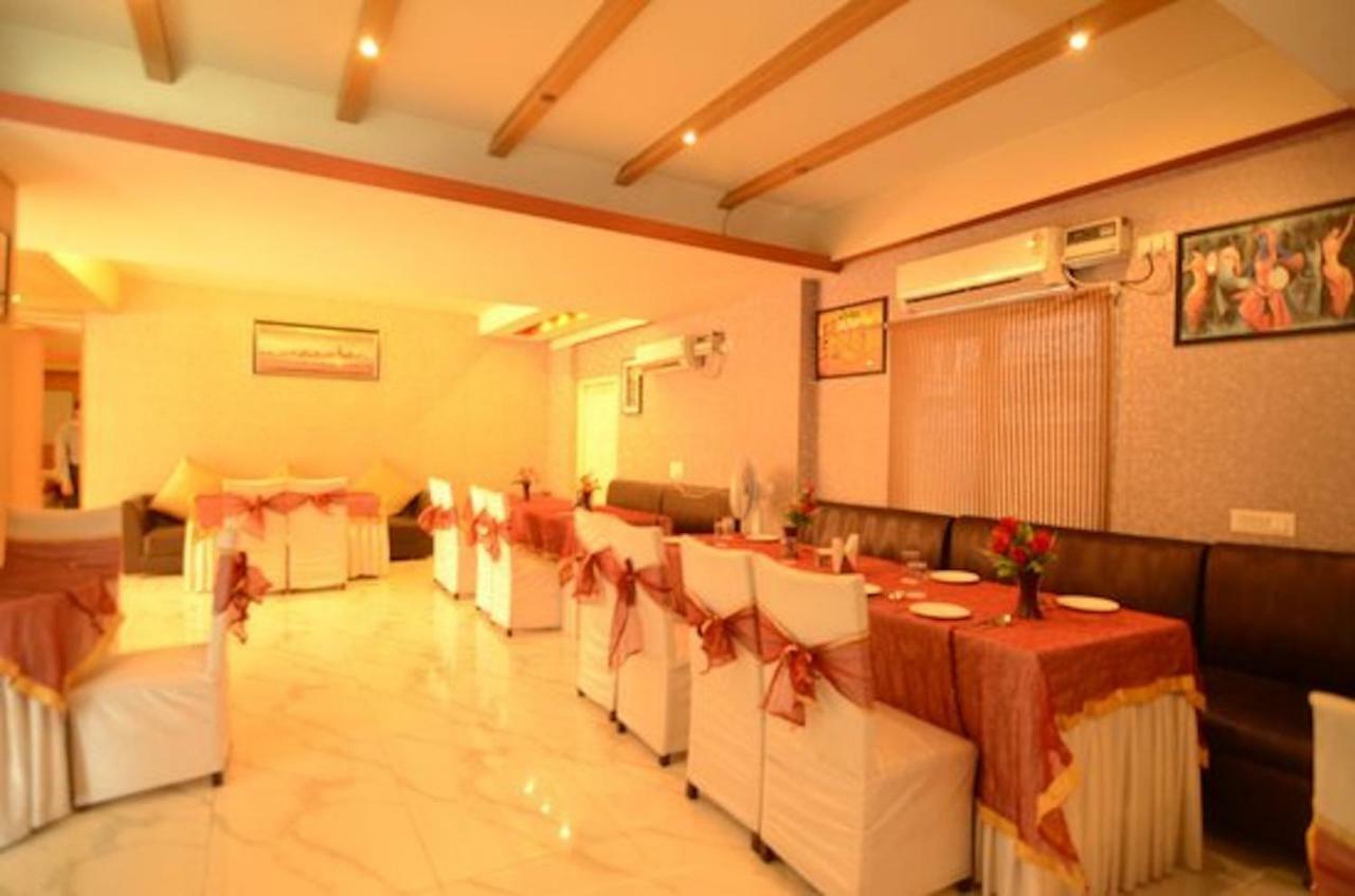 Hotel Unistar New Delhi Luaran gambar