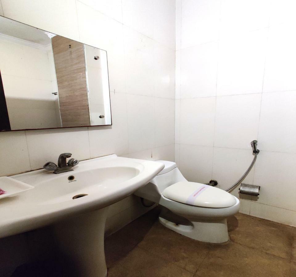Hotel Unistar New Delhi Luaran gambar