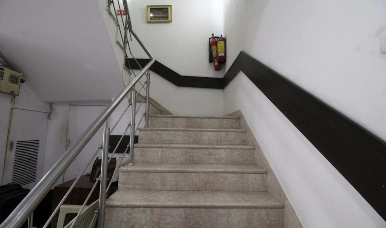 Hotel Unistar New Delhi Luaran gambar